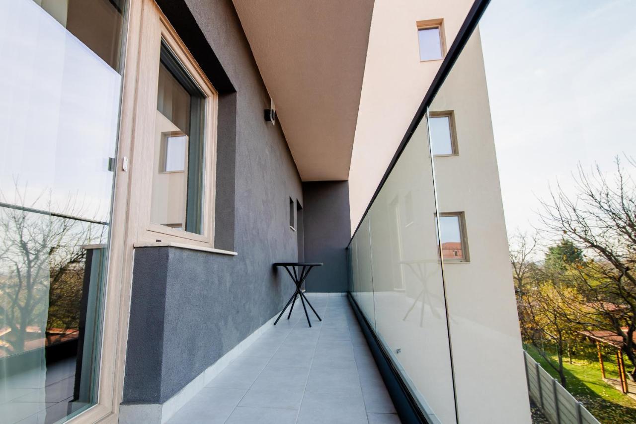 Samplus Central Apartment Craiova Dış mekan fotoğraf