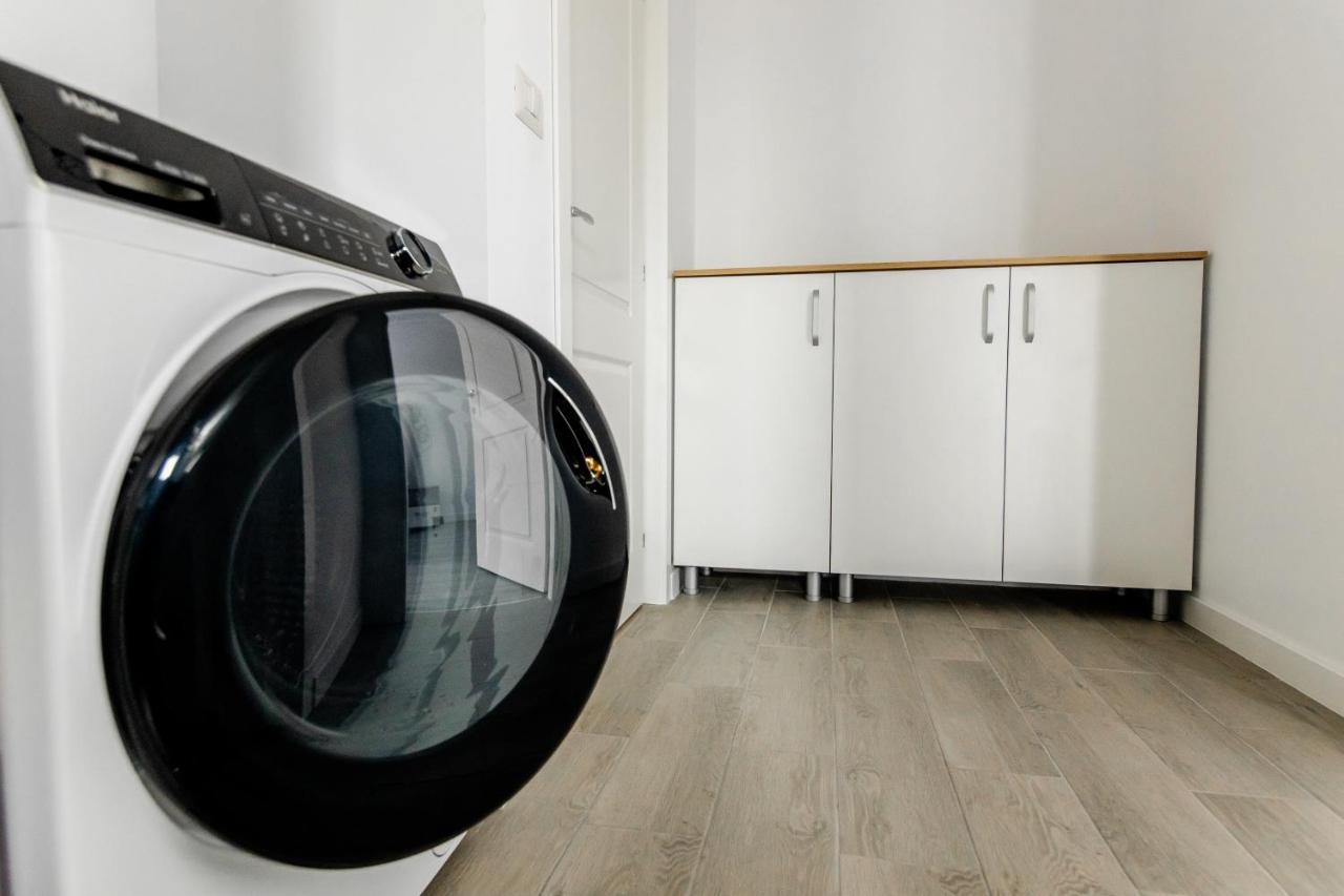 Samplus Central Apartment Craiova Dış mekan fotoğraf