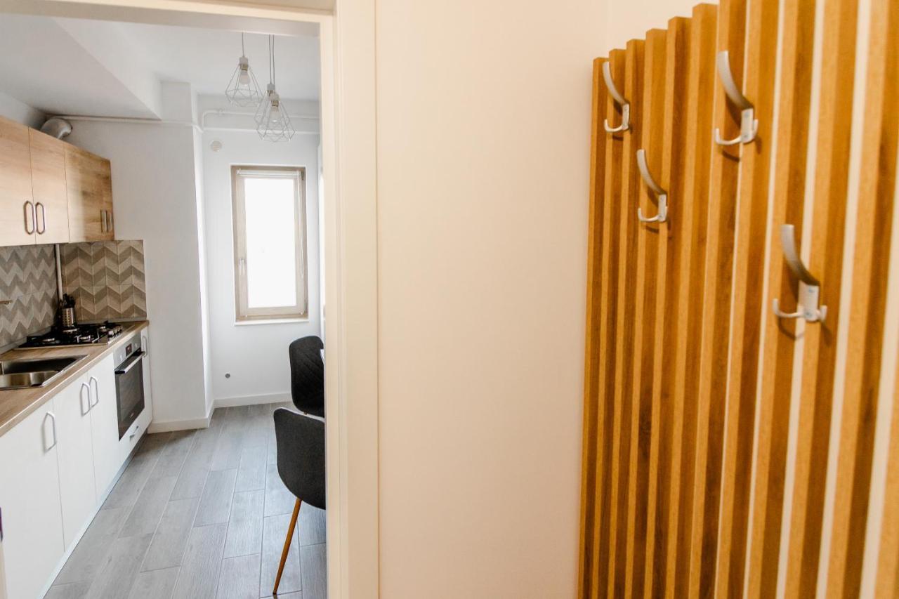 Samplus Central Apartment Craiova Dış mekan fotoğraf